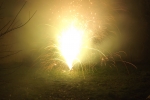 6743-feuerwerk-silvester-neujahr-farben-gruen-orange