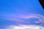 himmel-blau-rosa-wolken-wellen