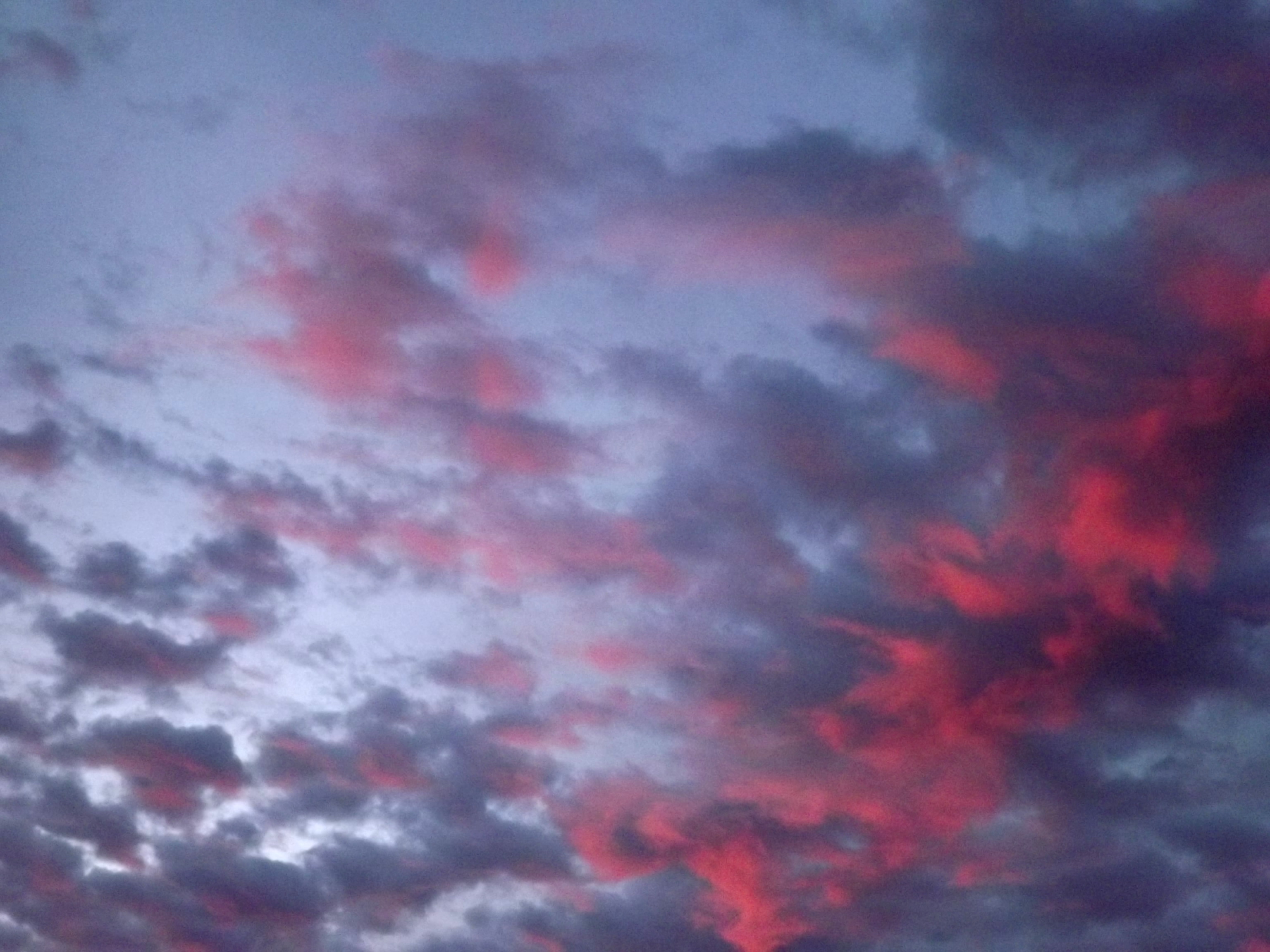8173-wolken-himmel-rot-rosa-lila-blau-violett