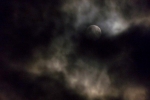nacht-wolken-belauchtet