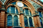 bremer-hauptbahnhof-halle-uhr
