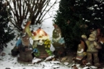 gartenzwerge-im-schnee