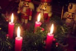 8276-adventskranz-nussknacker